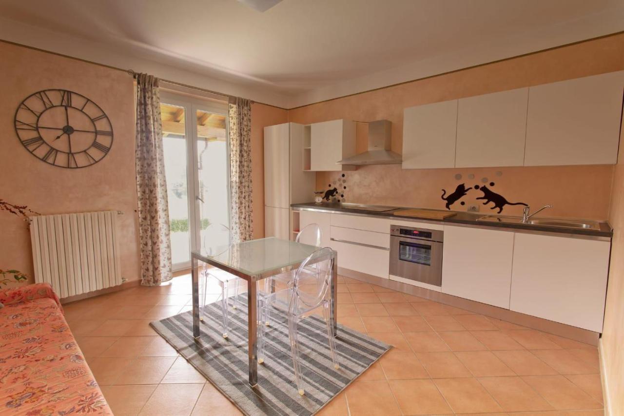 Casa Vacanze Al Capriano Appartamento Lampone Cantello Exterior foto