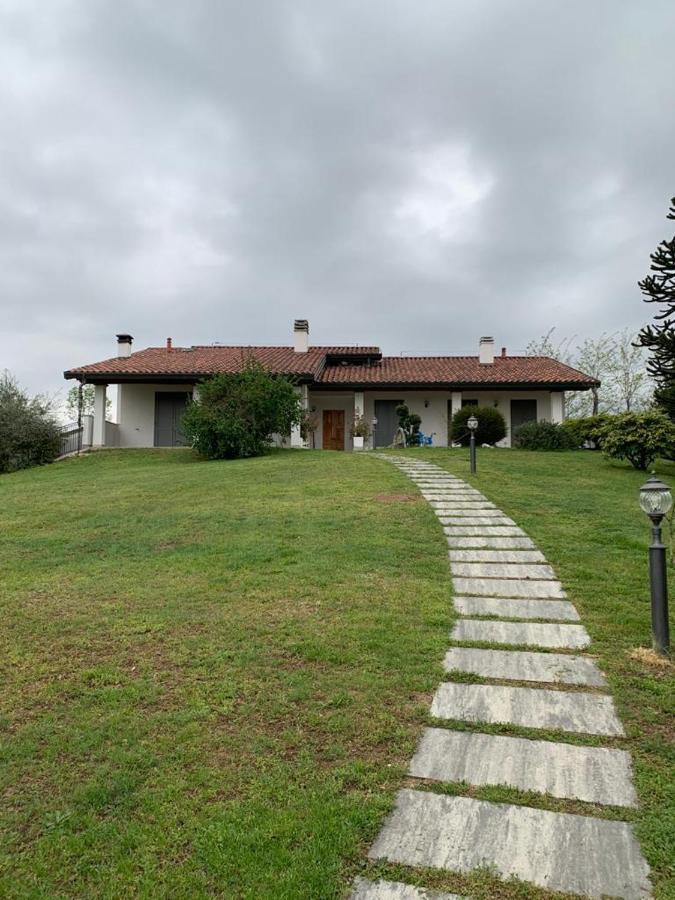 Casa Vacanze Al Capriano Appartamento Lampone Cantello Exterior foto