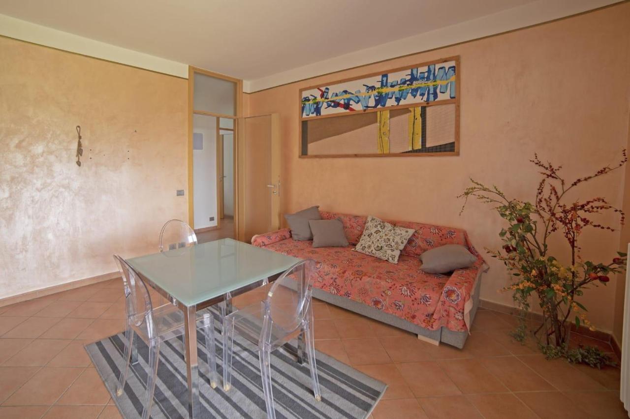Casa Vacanze Al Capriano Appartamento Lampone Cantello Exterior foto